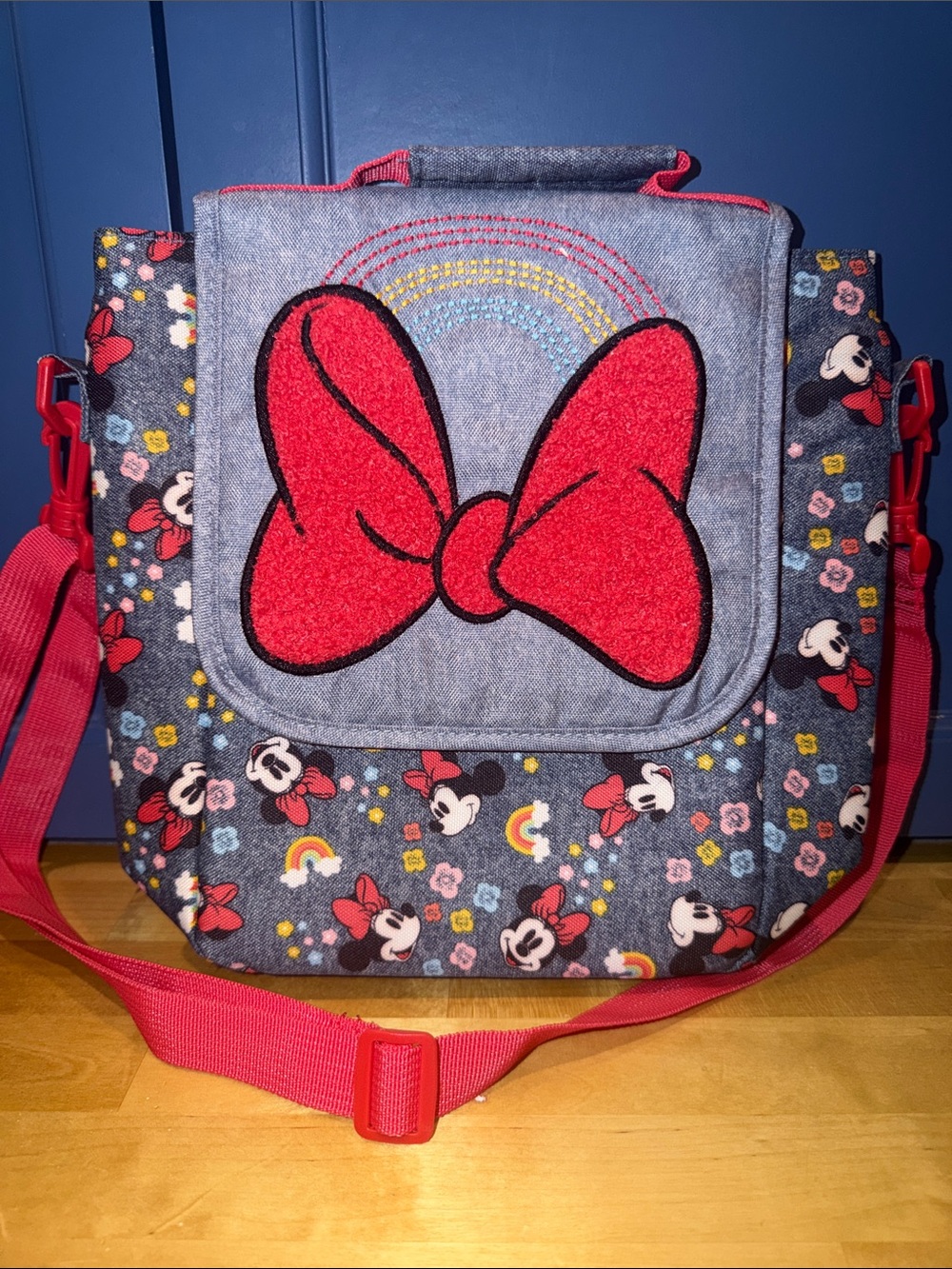 Gorgeous Disney Kids Minnie Bow Denim-Style Lunch Bag - Red and Blue